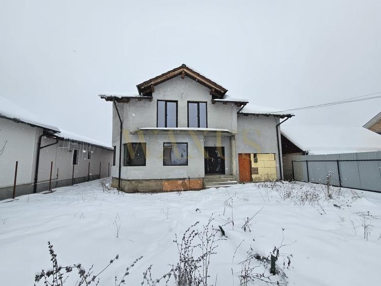 Casă individuală cu 5 camere cu Canalizare în Beclean