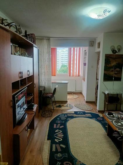 INCHIRIEZ GARSONIERA-320 euro/negociabil - 6