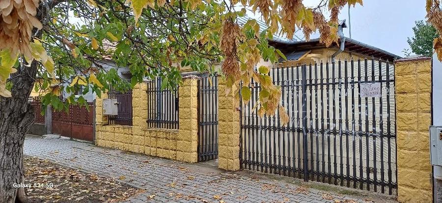 Casă cu 3 camere cu Teren 841 Mp în Central
