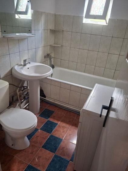 Apartament cu 2 camere decomandat în Nicolina