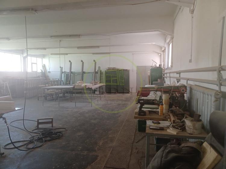 De vanzare fabrica mobilier lemn masiv sculptat + confectii metalice - 11