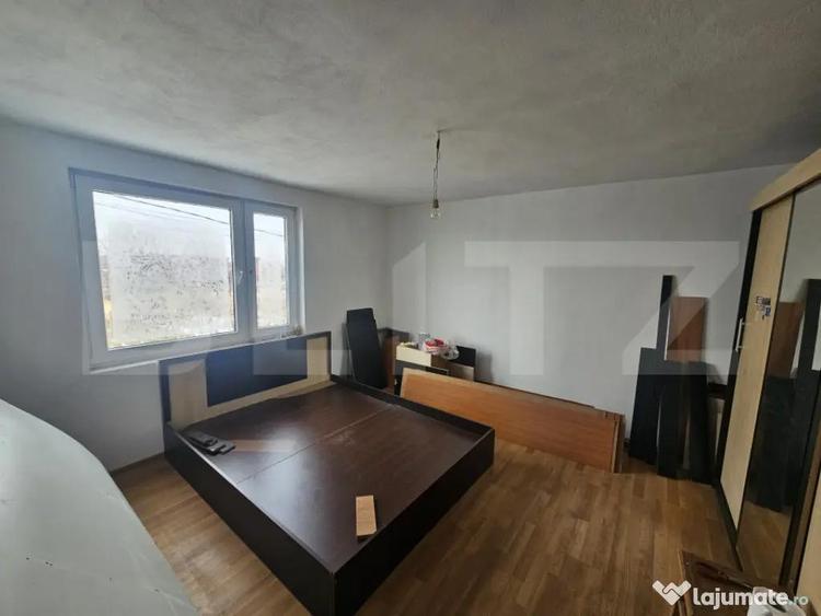 Casă cu 7 camere cu Teren 451 Mp în Central