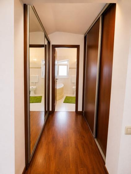 Duplex cu 5 camere cu Canalizare în Giulești Sârbi