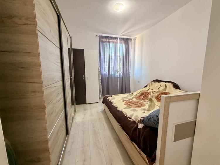 Apartament cu 3 camere decomandat, mobilat în Dumbrăvița