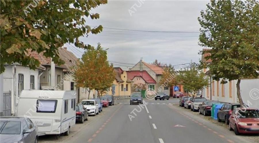Casă individuală cu 4 camere cu Canalizare în Piața Cluj