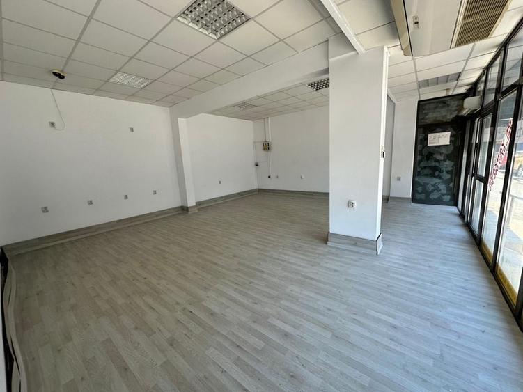 Spațiu comercial, de 55 mp, în Vărsătura