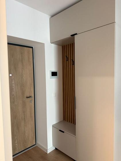 Apartament cu 2 camere semidecomandat în Est