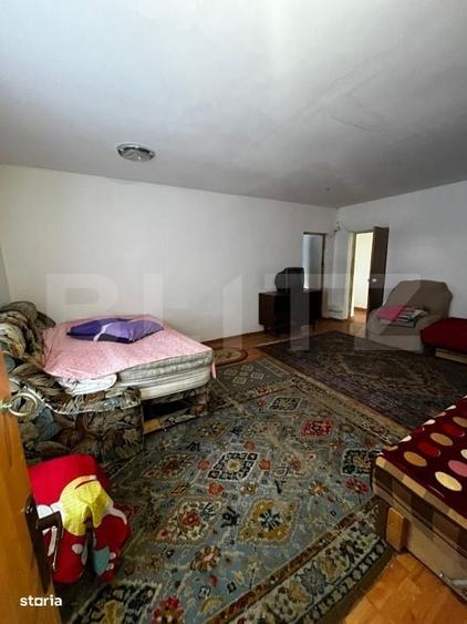 Casă cu 4 camere în Vânători
