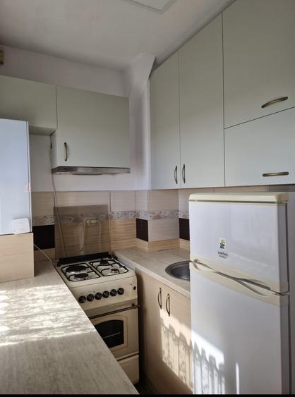 Apartament cu 2 camere nedecomandat, mobilat în P-ța Doina