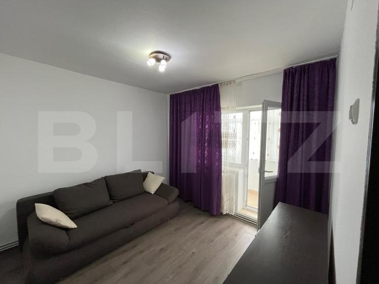 Apartament cu 3 camere decomandat, mobilat în 9 Mai