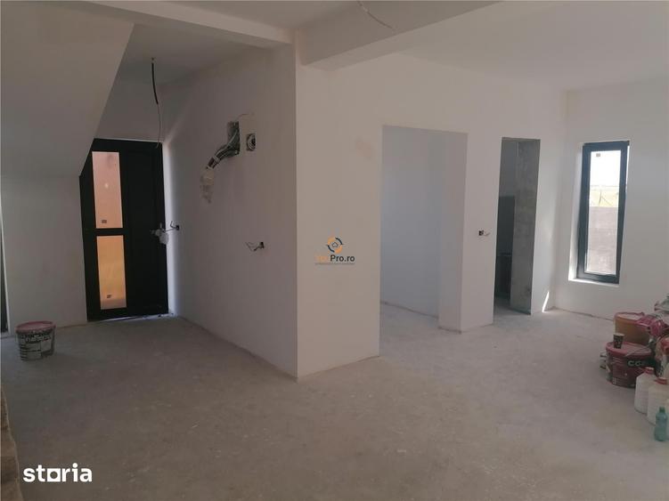 Casă cu 4 camere cu Teren 200 Mp în Sânandrei