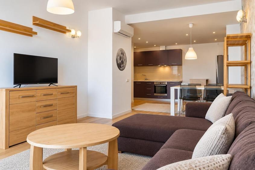 Apartament cu 2 camere semidecomandat, mobilat în Băneasa