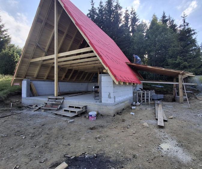 Casă cu 4 camere în Muntele Cacovei