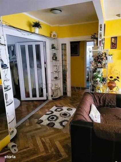 Apartament cu 4 camere decomandat în Simion Bărnuțiu