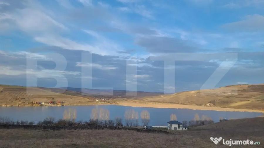 Casă cu 7 camere cu Teren 3500 Mp în Mociu
