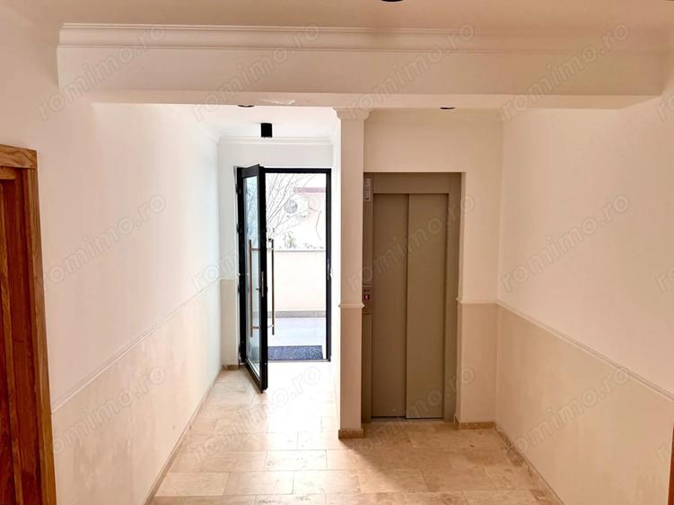 Spațiu comercial, de 150 mp, în Tei