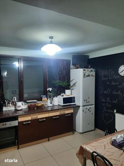 Casă cu 7 camere cu Teren 800 Mp în Dragomirești-Vale