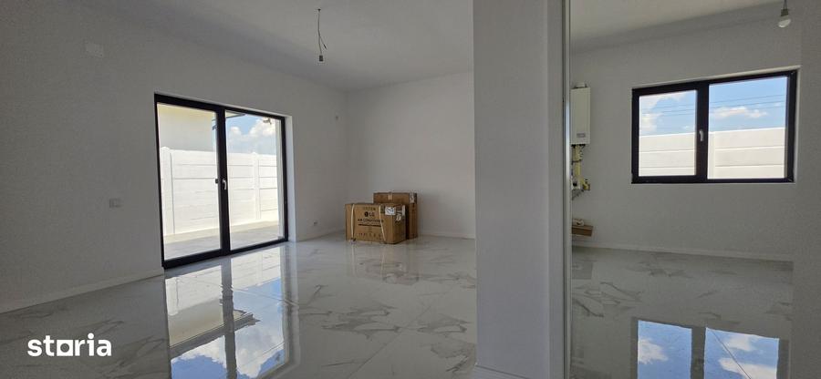 Casă cu 4 camere cu Teren 400 Mp în Clinceni