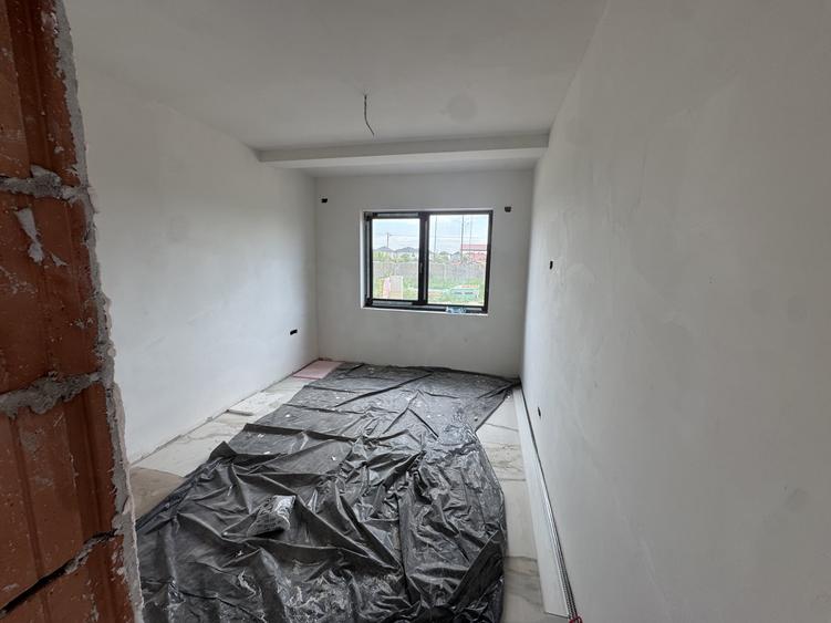 Duplex cu 5 camere cu Canalizare în Chișoda