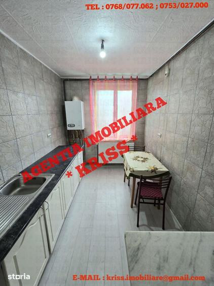 Apartament cu 2 camere semidecomandat în Craiovei