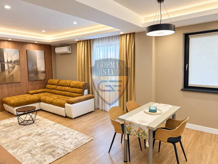 Apartament cu 3 camere decomandat, mobilat în Palazu Mare