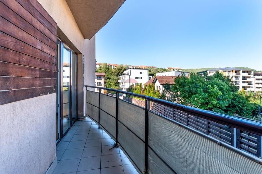 Apartament cu 2 camere semidecomandat, mobilat în Florești