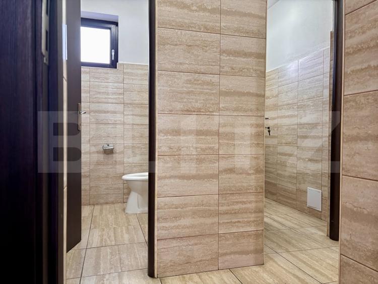 Casă individuală cu 4 camere cu Canalizare în Lazuri