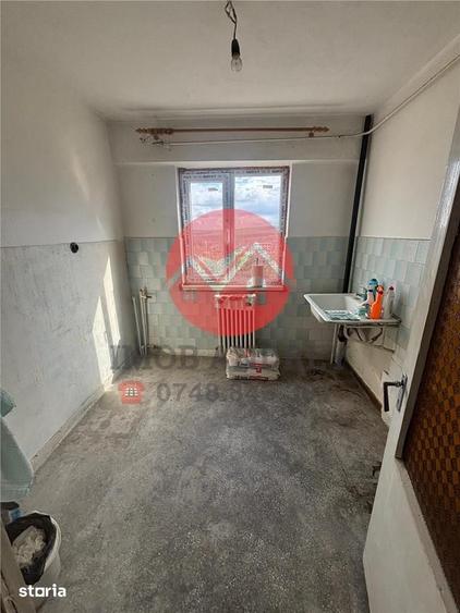 Apartament cu 3 camere decomandat în Neptun