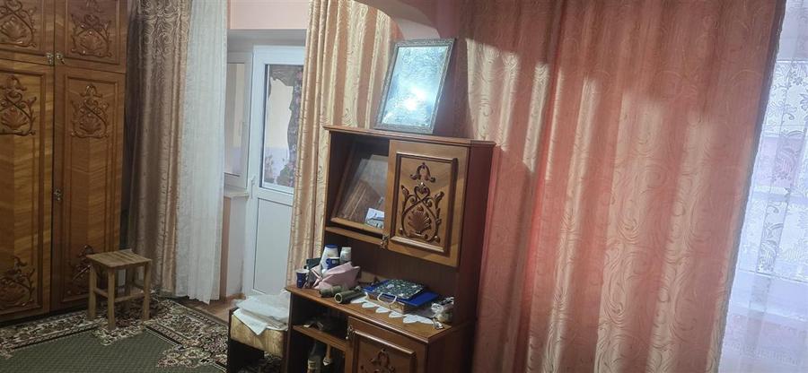 Apartament cu 4 camere decomandat în Apollo