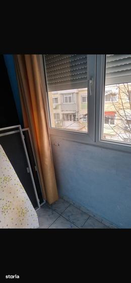 Apartament cu 3 camere semidecomandat în Sud
