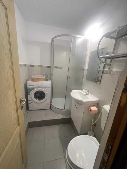 Garsonieră decomandată în Central