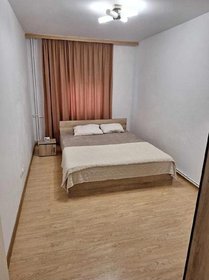 Apartament cu 3 camere decomandat în Șagului