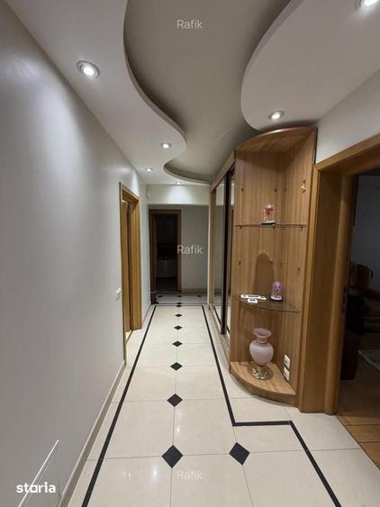 Apartament cu 3 camere decomandat în Central