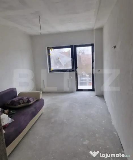 Casă cu 6 camere cu Teren 900 Mp în Central