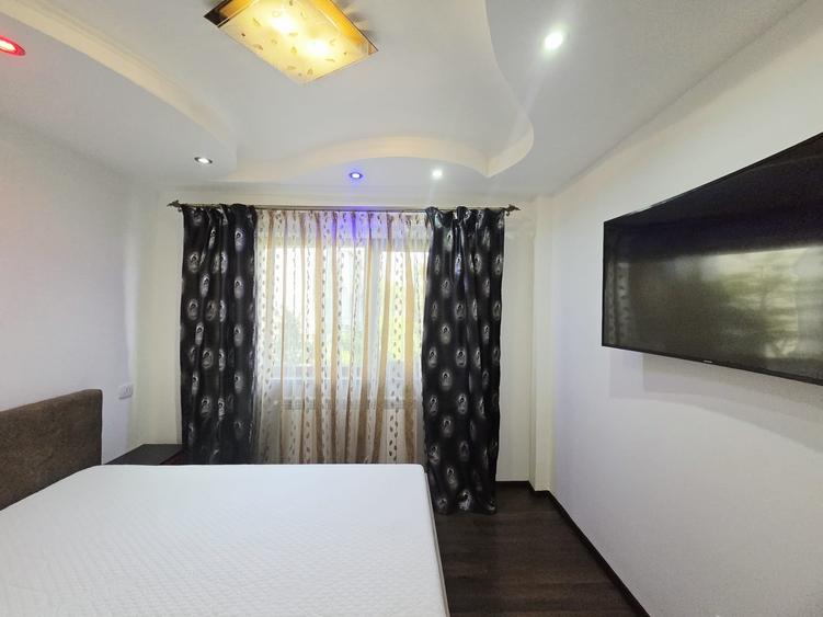 Apartament cu 2 camere decomandat în Micro 17