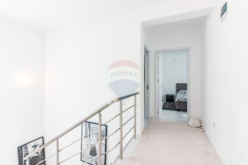 Casă individuală cu 4 camere cu Teren 320 Mp în Tunari