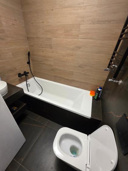 Apartament cu 3 camere decomandat în Aviației