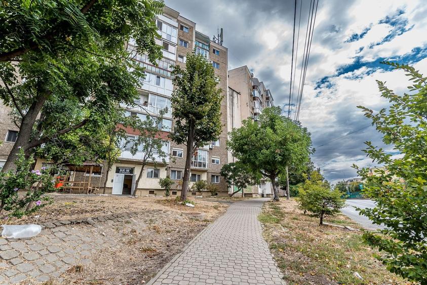 Apartament cu 4 camere decomandat în Micălaca