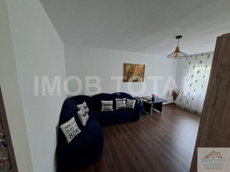 Apartament cu 3 camere decomandat în Trivale