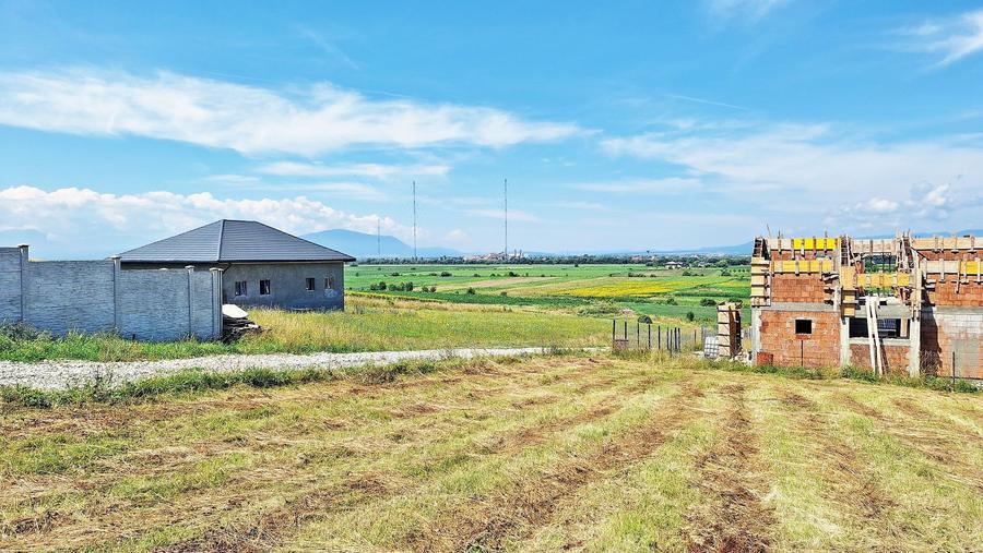 Teren curti constructii 627mp la intrare in Bod dinspre Sanpetru - 4