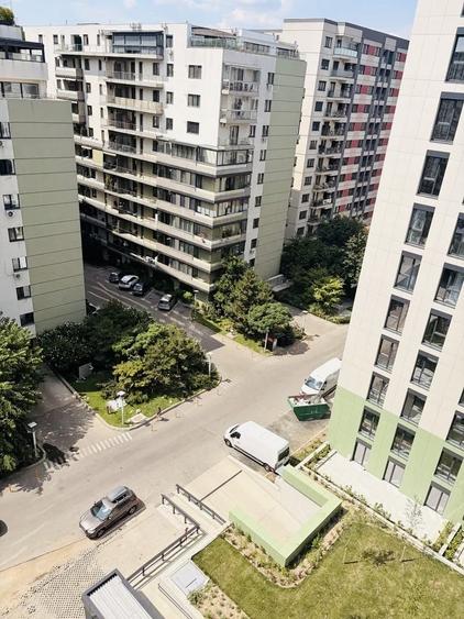 Apartament cu 2 camere semidecomandat, mobilat în Regie