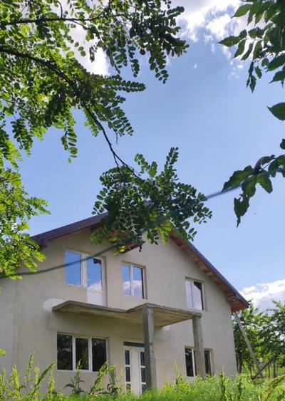 Casă cu Teren 1800 Mp în Trușești