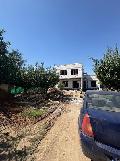 Casă individuală cu 4 camere cu Canalizare în Costi