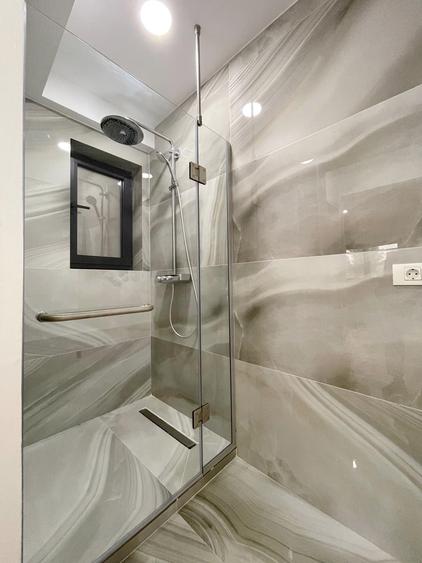 Apartament cu 3 camere decomandat în Polonă