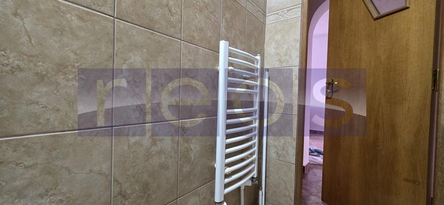 Apartament cu 4 camere semidecomandat, mobilat în Tineretului