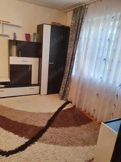 Apartament cu 2 camere semidecomandat, mobilat în Blașcovici