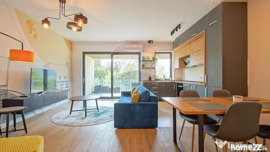 Apartament cu 3 camere decomandat în Drumul Poienii