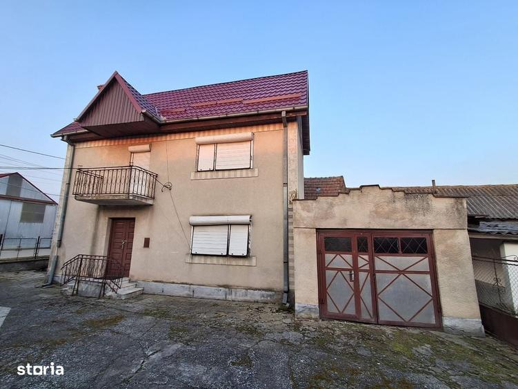 Casă cu 4 camere cu Teren 1440 Mp în Vetiș