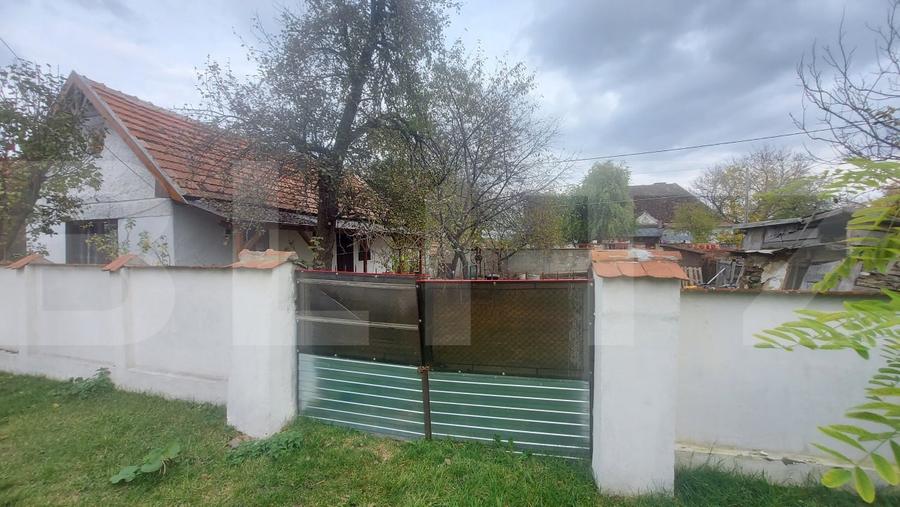 Casă individuală cu 2 camere cu Teren 438 Mp în Ozun