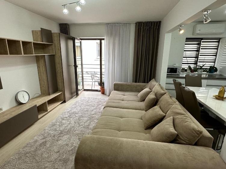 Apartament cu 2 camere semidecomandat, mobilat în Dumbrăvița